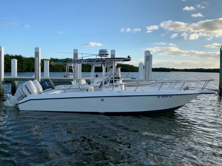 26 ft Century Center Console Boat Rental - Islamorada Boat Rentals